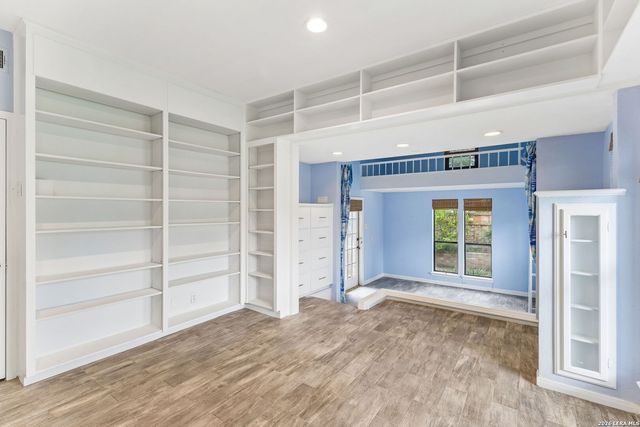 12603 OLD WICK RD, San Antonio, TX 78230