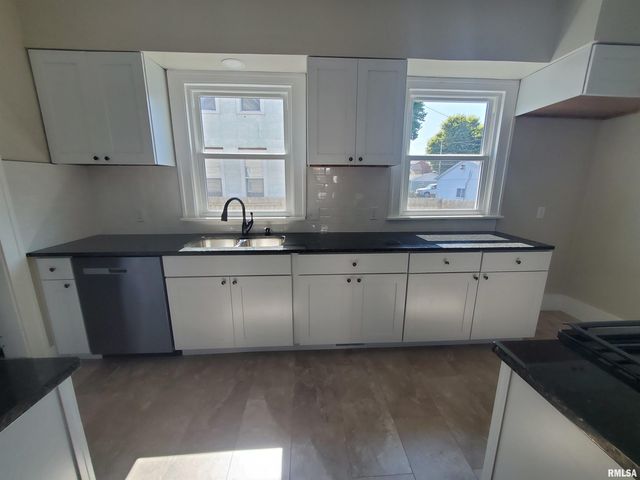 612 44TH Street, Rock Island, IL 61201