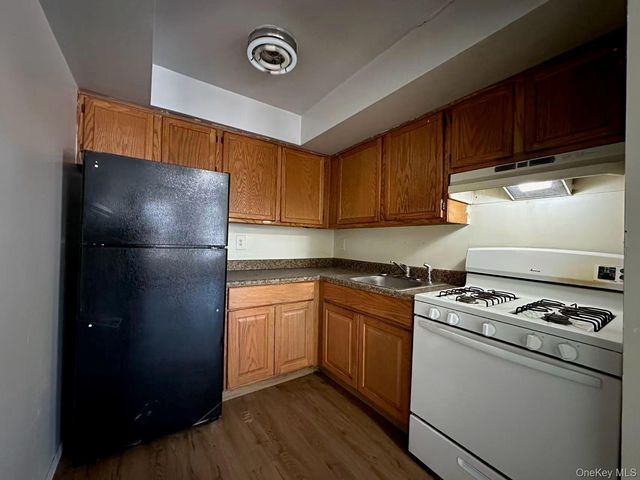 2000 Mapes Avenue, Bronx, NY 10460