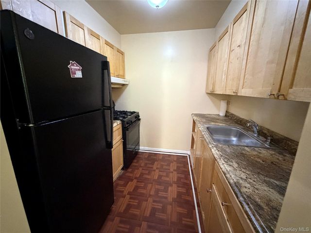 2000 Mapes Avenue, Bronx, NY 10460