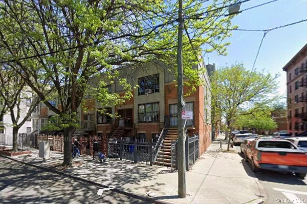 2000 Mapes Avenue, Bronx, NY 10460
