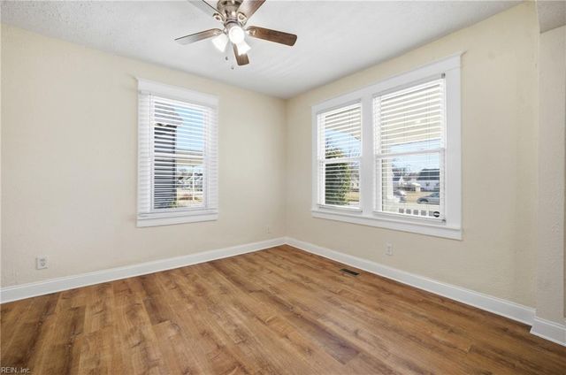 923 Hampton AVE, Newport News, VA 23607