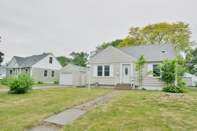 4522 Chatham Road NE, Columbia Heights, MN 55421