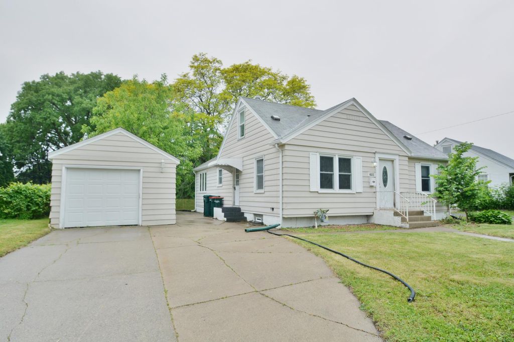 4522 Chatham Road NE, Columbia Heights, MN 55421