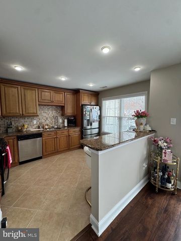 17 PARKVIEW WAY, Newtown, PA 18940