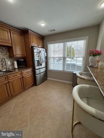 17 PARKVIEW WAY, Newtown, PA 18940