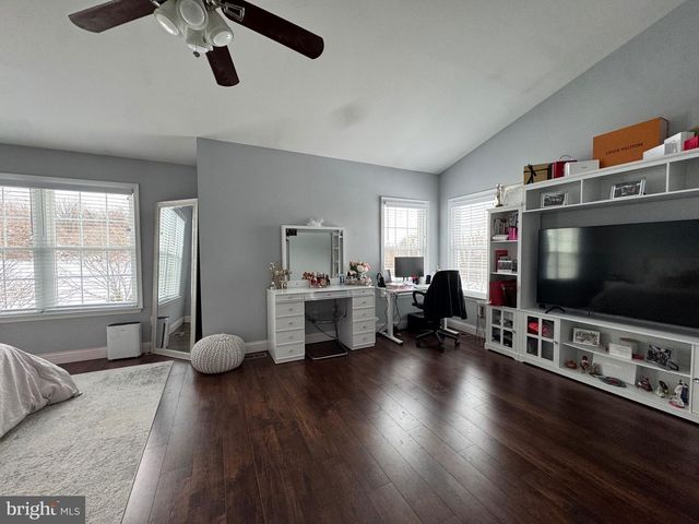 17 PARKVIEW WAY, Newtown, PA 18940