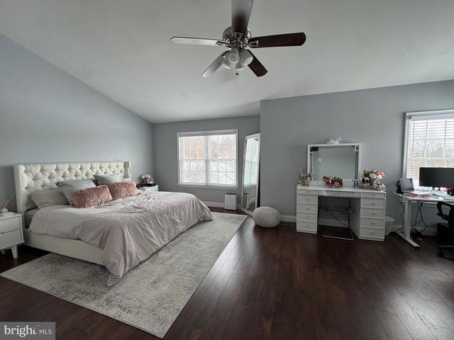 17 PARKVIEW WAY, Newtown, PA 18940