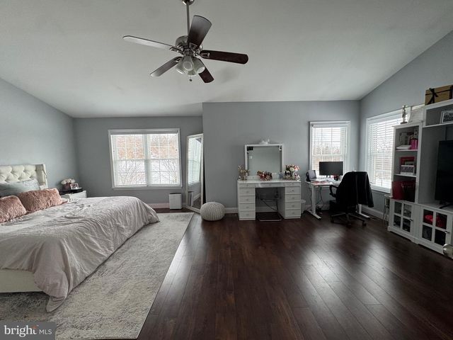 17 PARKVIEW WAY, Newtown, PA 18940