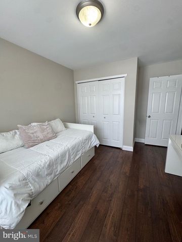 17 PARKVIEW WAY, Newtown, PA 18940