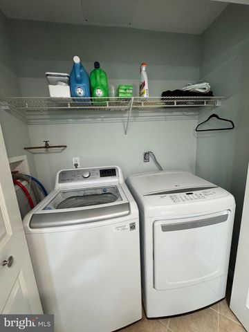 17 PARKVIEW WAY, Newtown, PA 18940