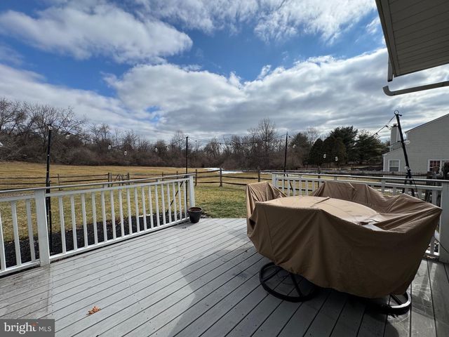 17 PARKVIEW WAY, Newtown, PA 18940