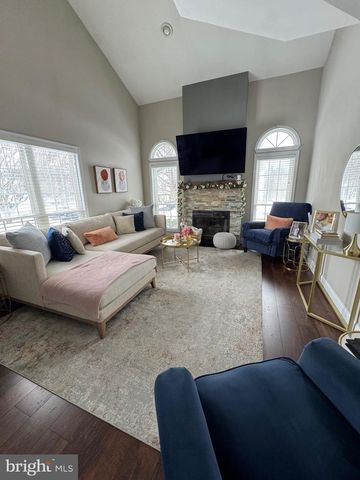 17 PARKVIEW WAY, Newtown, PA 18940