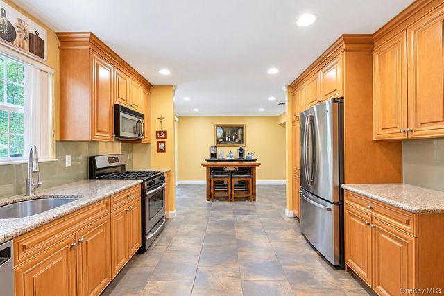344 Barton Avenue, Patchogue, NY 11772