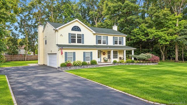 344 Barton Avenue, Patchogue, NY 11772