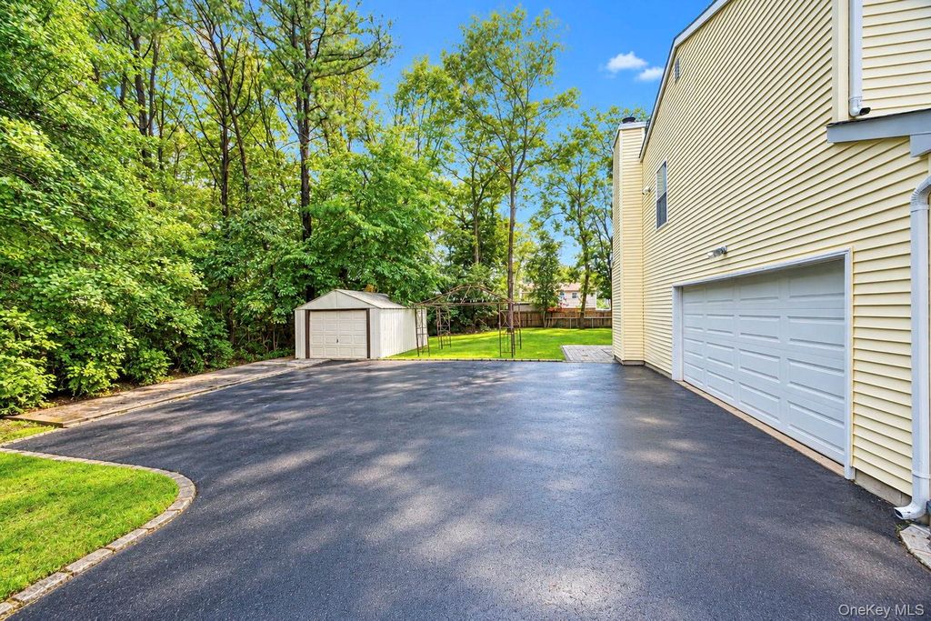 344 Barton Avenue, Patchogue, NY 11772 — photo 4