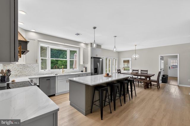 836 HARDINGVILLE RD, Monroeville, NJ 08343