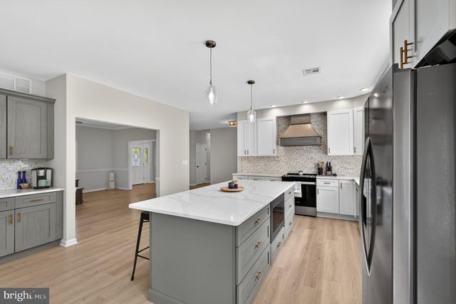 836 HARDINGVILLE RD, Monroeville, NJ 08343