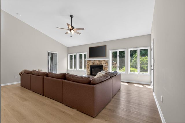 836 HARDINGVILLE RD, Monroeville, NJ 08343