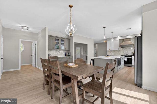 836 HARDINGVILLE RD, Monroeville, NJ 08343