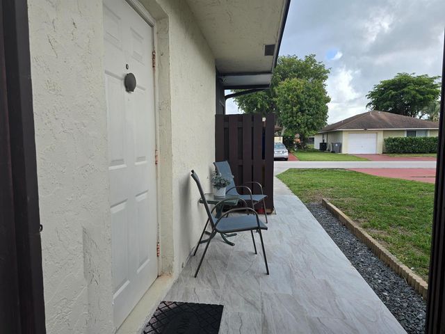 5255 Mendoza Street, West Palm Beach, FL 33415