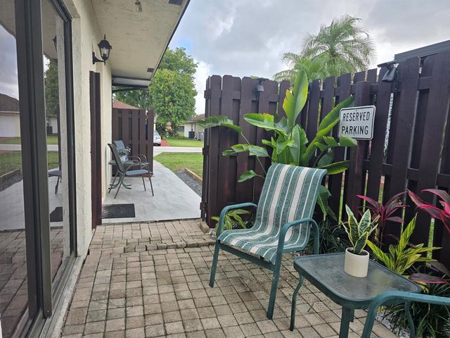 5255 Mendoza Street, West Palm Beach, FL 33415