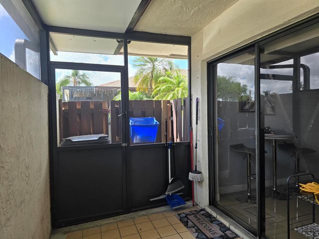 5255 Mendoza Street, West Palm Beach, FL 33415