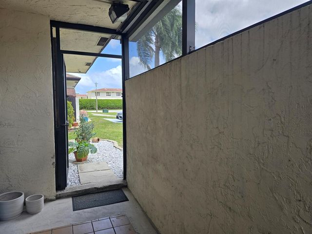 5255 Mendoza Street, West Palm Beach, FL 33415