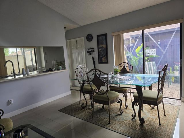 5255 Mendoza Street, West Palm Beach, FL 33415