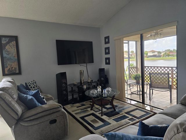 5255 Mendoza Street, West Palm Beach, FL 33415