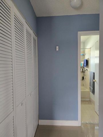 5255 Mendoza Street, West Palm Beach, FL 33415
