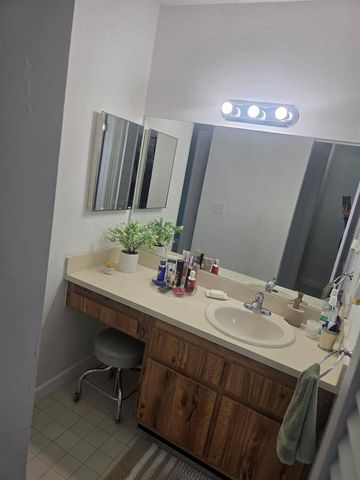 5255 Mendoza Street, West Palm Beach, FL 33415