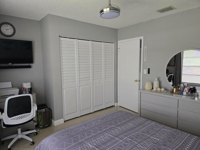 5255 Mendoza Street, West Palm Beach, FL 33415