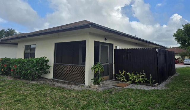 5255 Mendoza Street, West Palm Beach, FL 33415
