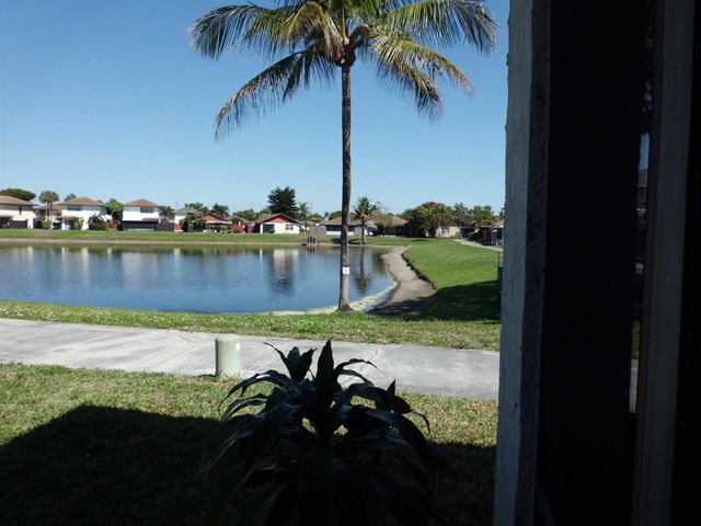 5255 Mendoza Street, West Palm Beach, FL 33415