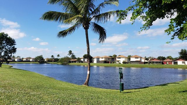 5255 Mendoza Street, West Palm Beach, FL 33415
