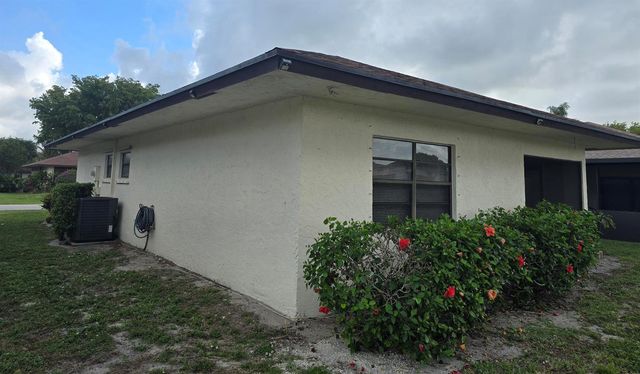 5255 Mendoza Street, West Palm Beach, FL 33415