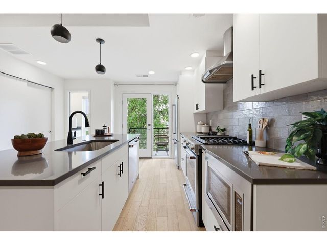 3264 W Conejos Pl, Denver, CO 80204