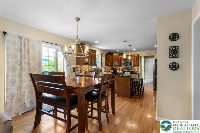 136 Redstone Drive, Bushkill Twp, PA 18064