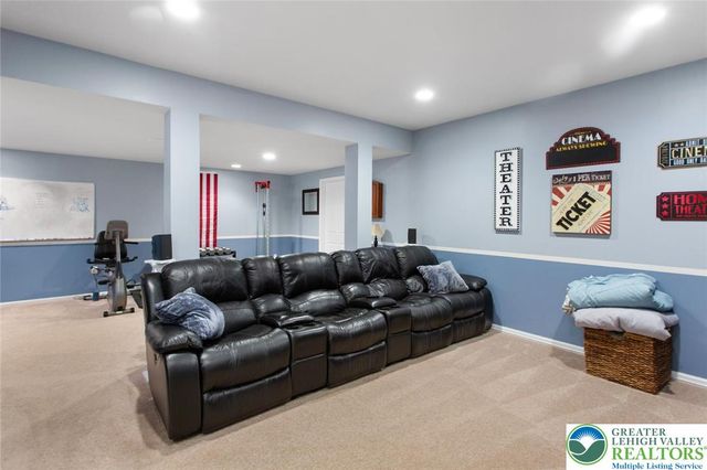 136 Redstone Drive, Bushkill Twp, PA 18064