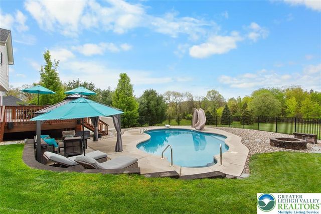 136 Redstone Drive, Bushkill Twp, PA 18064