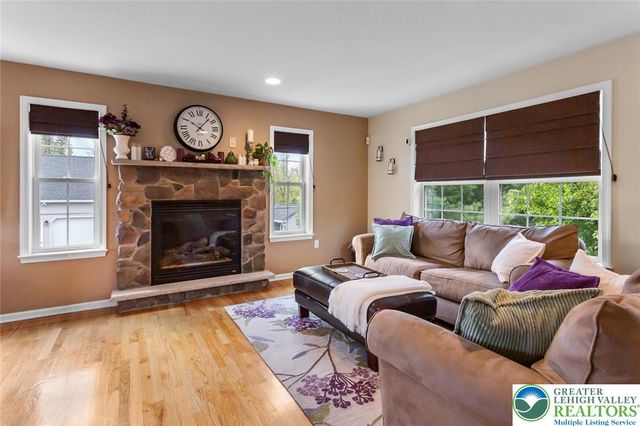 136 Redstone Drive, Bushkill Twp, PA 18064