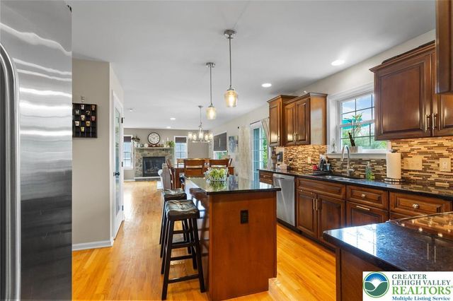 136 Redstone Drive, Bushkill Twp, PA 18064