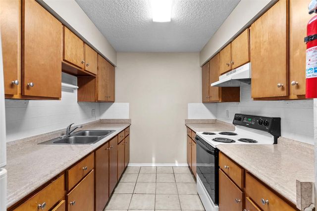 704 W ALAMO DRIVE, Lakeland, FL 33813