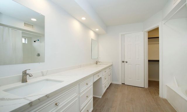 3515 Stoney Oak Drive, Houston, TX 77068
