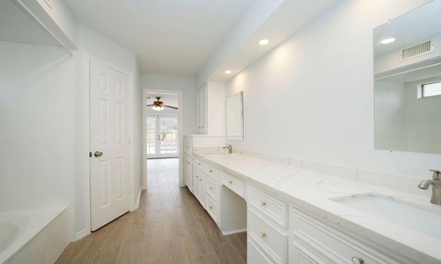 3515 Stoney Oak Drive, Houston, TX 77068