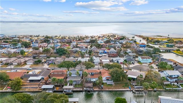 3222 Catcay Dr, Corpus Christi, TX 78418