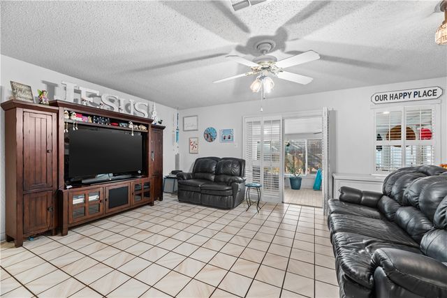 3222 Catcay Dr, Corpus Christi, TX 78418