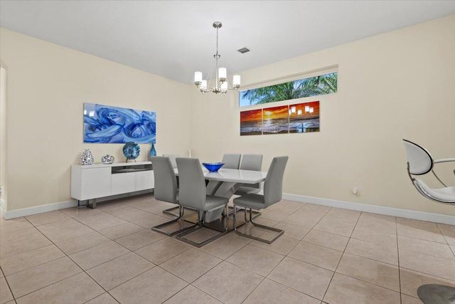 814 SW Saint Julien Court, Port St. Lucie, FL 34986