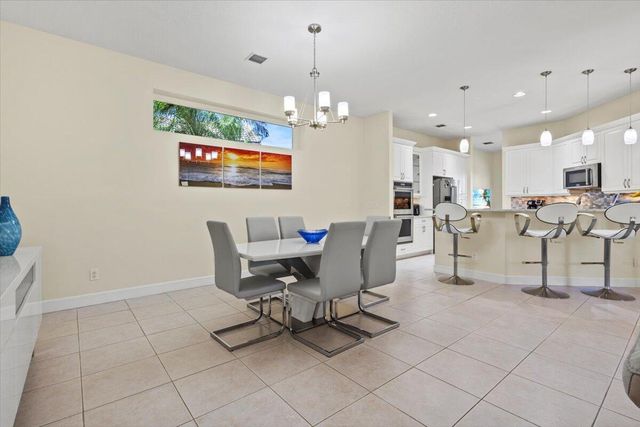 814 SW Saint Julien Court, Port St. Lucie, FL 34986